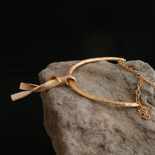 Vintage Chinese Knot Sweater Necklace – Retro Bow Pendant Long Chain