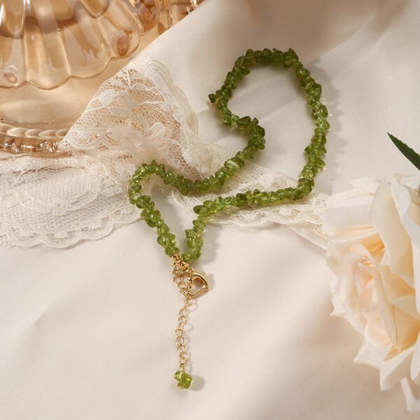 buddhaobject-Vintage Green Crystal Necklace for Women-1 Vintage Green Crystal Necklace for Women – Irregular Gemstone Choker with Gold-Plated Details